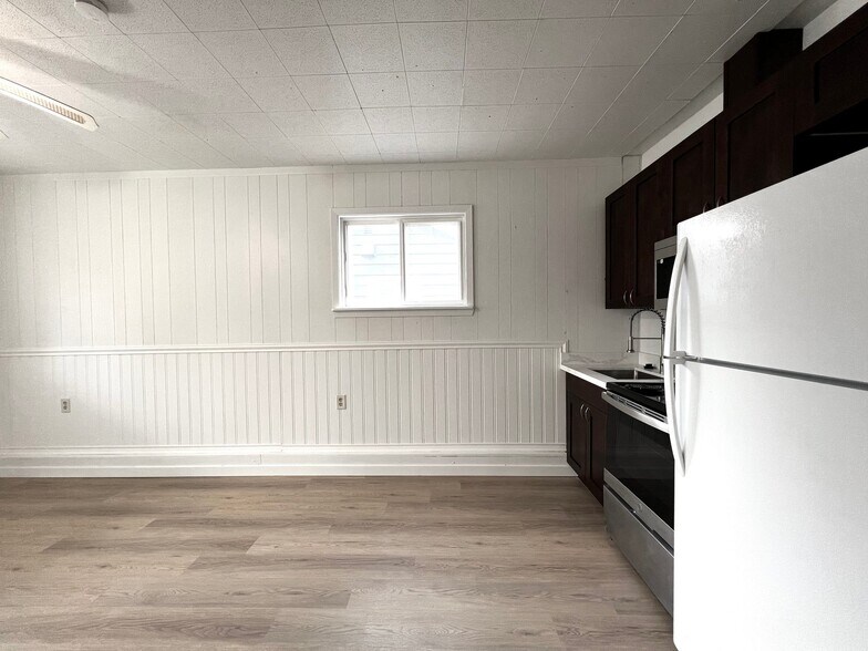 Building Photo - 25818 19th Ave S