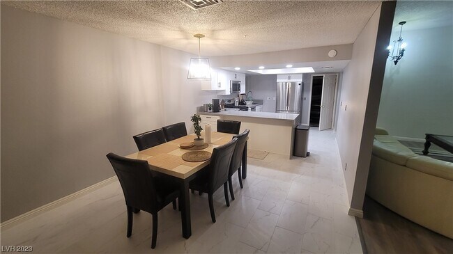 Building Photo - 2400 El Brio Ct