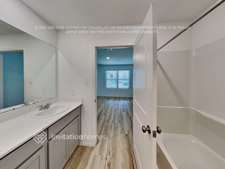 Building Photo - 18807 Charter Elm Dr