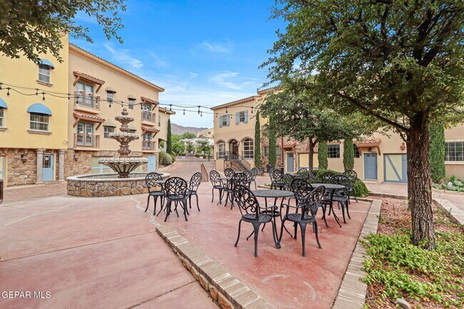 Building Photo - 6350 Escondido Dr