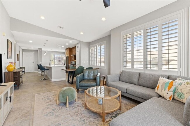 Building Photo - Modern Summerlin 2 Bedroom Condo with Garage - Fully Furnished