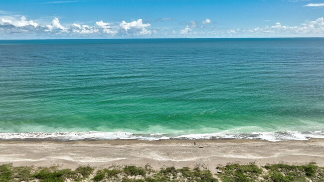 Building Photo - 1911 Cypress Ave