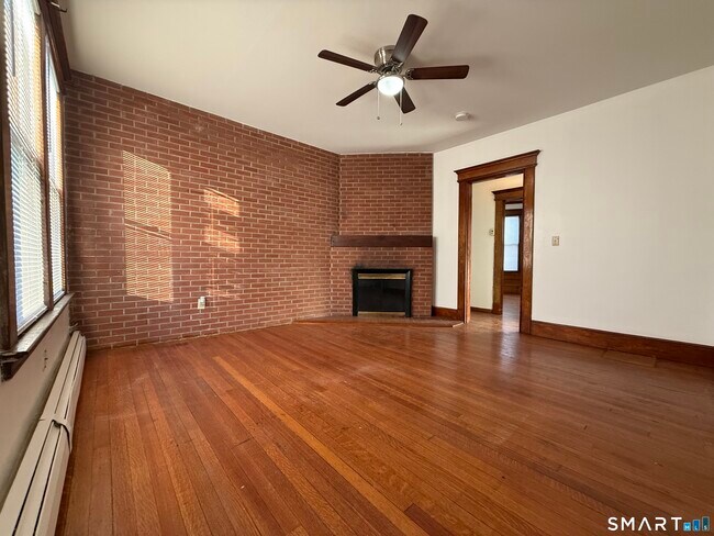 Building Photo - 859 Edgewood Ave