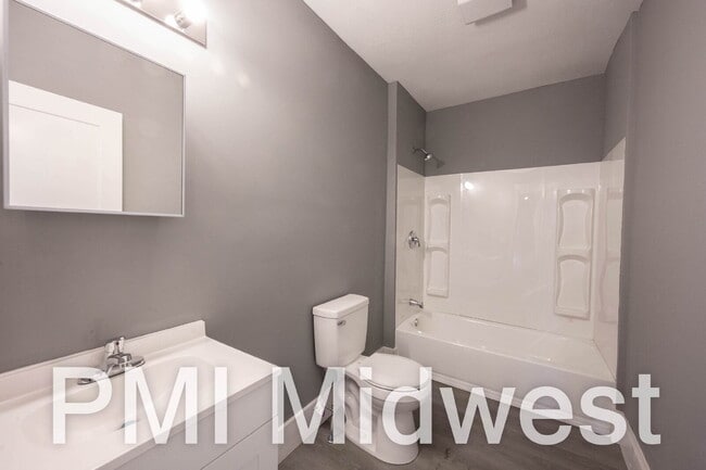 Building Photo - 22 N Euclid Ave