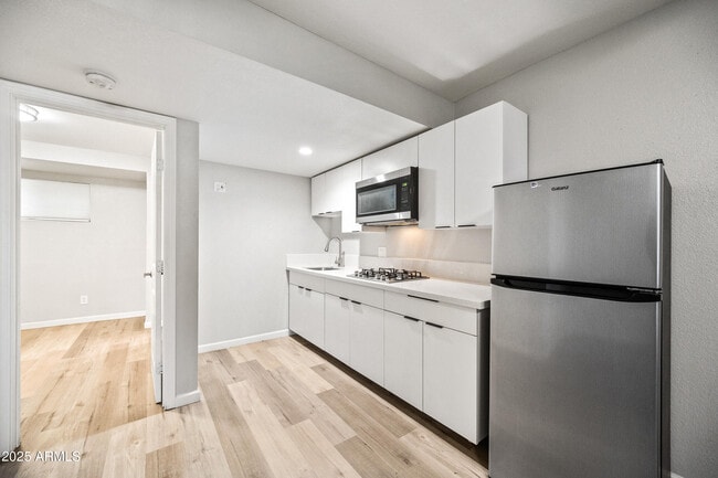 Building Photo - 3025 N 32nd St