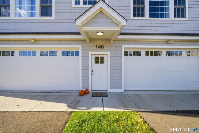 Building Photo - 145 Brentwood Ave