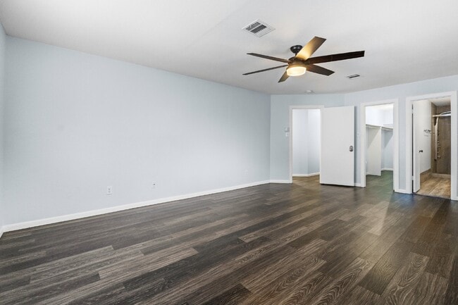 Building Photo - 16074 Walnut Creek Dr
