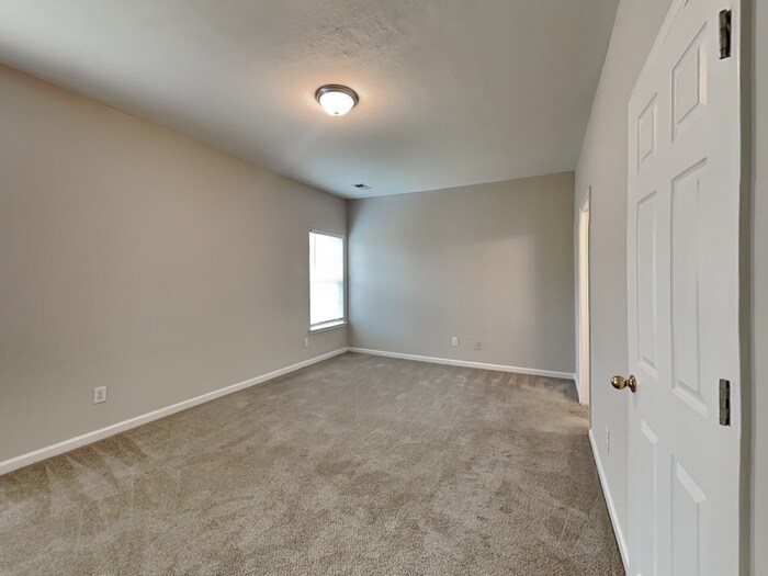 Building Photo - 285 Jerome Ct