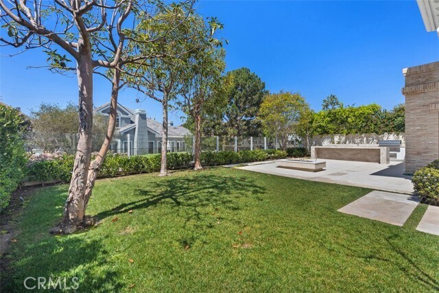 Building Photo - 17 Colonial Dr