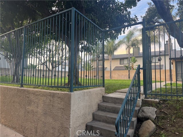 Building Photo - 301 W Mountain View Ave