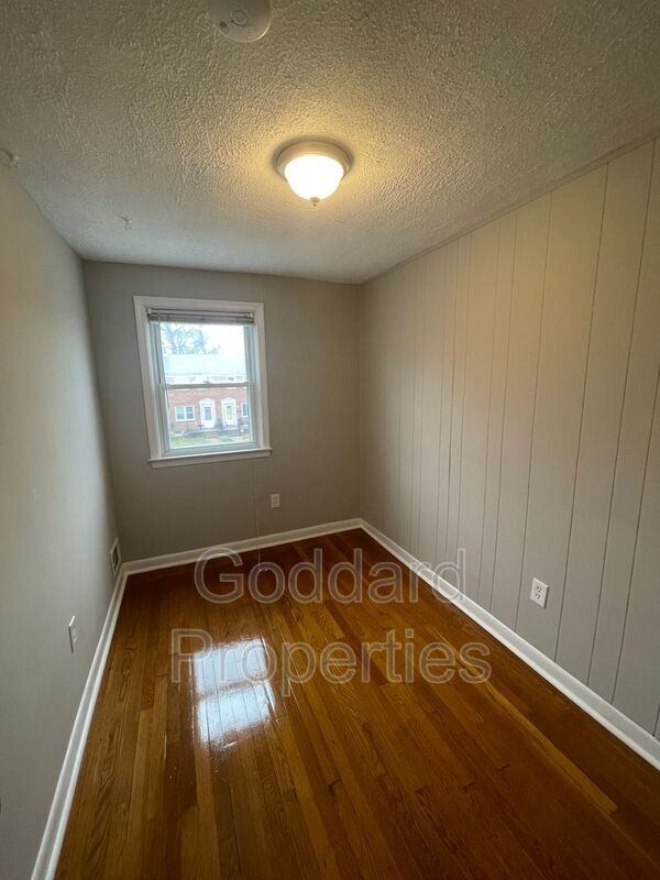 Building Photo - 2221 Southorn Rd