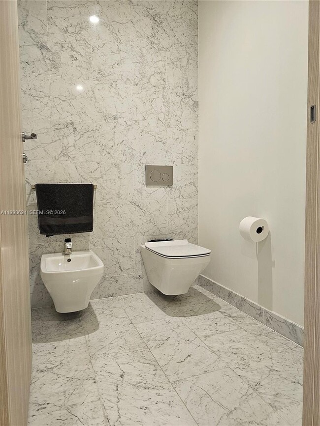 Building Photo - 1000 Brickell Plaza