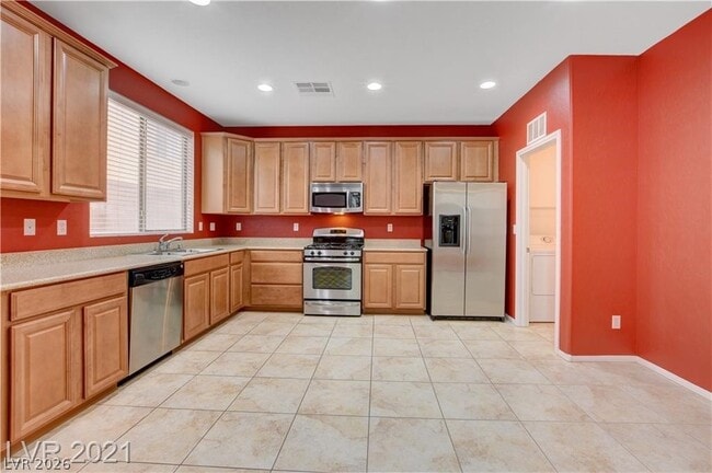 Building Photo - 10429 Scotch Elm Ave