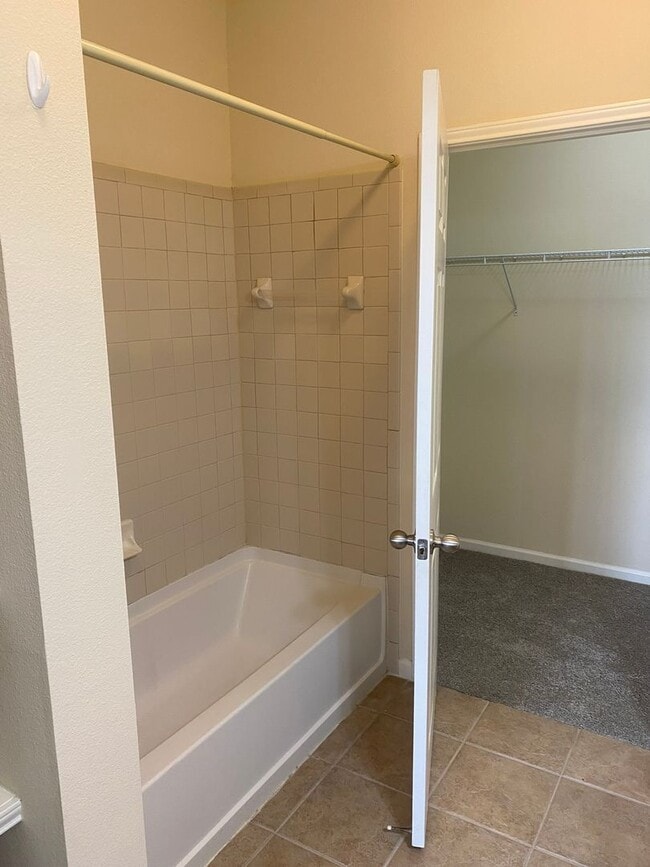 Building Photo - Midtown Village 2 Bedroom Available Now!