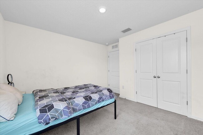 Building Photo - Available now in Wimauma | Spacious 5BR Home with 2,600+ Sqft