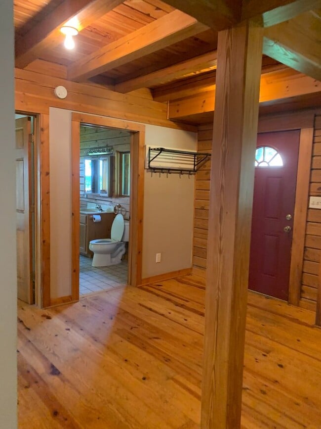 Building Photo - 504 Stuart Williams Rd