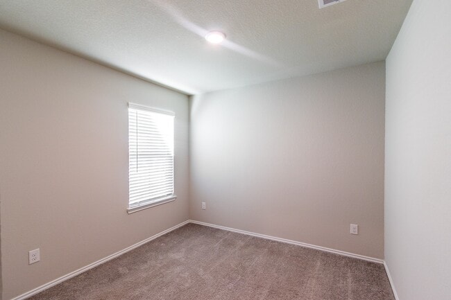 Building Photo - 1218 Colt Canyon Dr