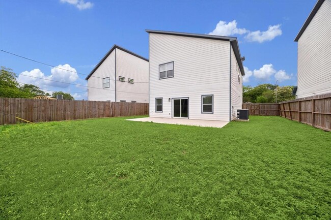 Building Photo - 10209 Ashville Dr