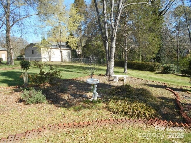 Building Photo - 1330 E Barden Rd