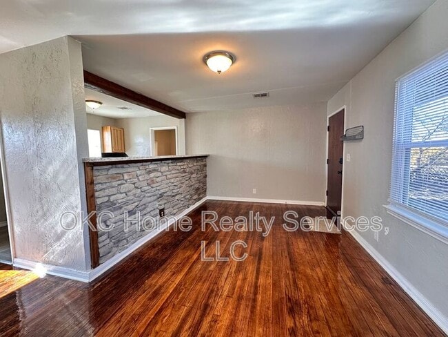 Building Photo - 312 Bolton Pl