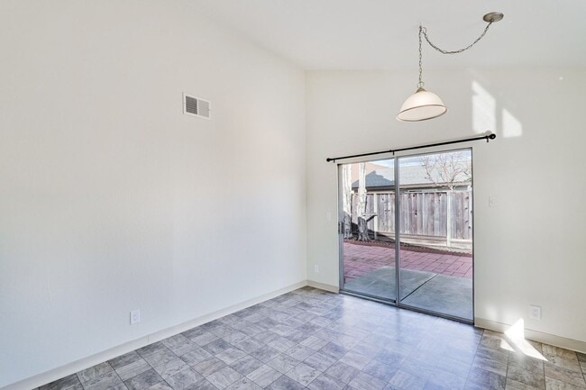 Building Photo - Modernized Fremont Gem: 3BR/2BA with Designer Finishes & Gated Backyard