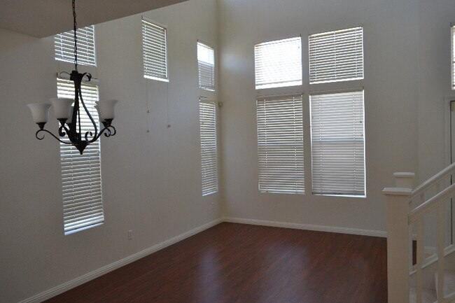 Building Photo - 507 Treyburn Cir