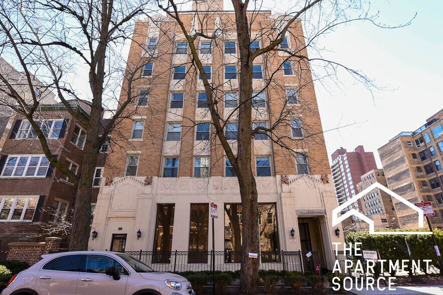 Building Photo - 925 W Carmen Ave