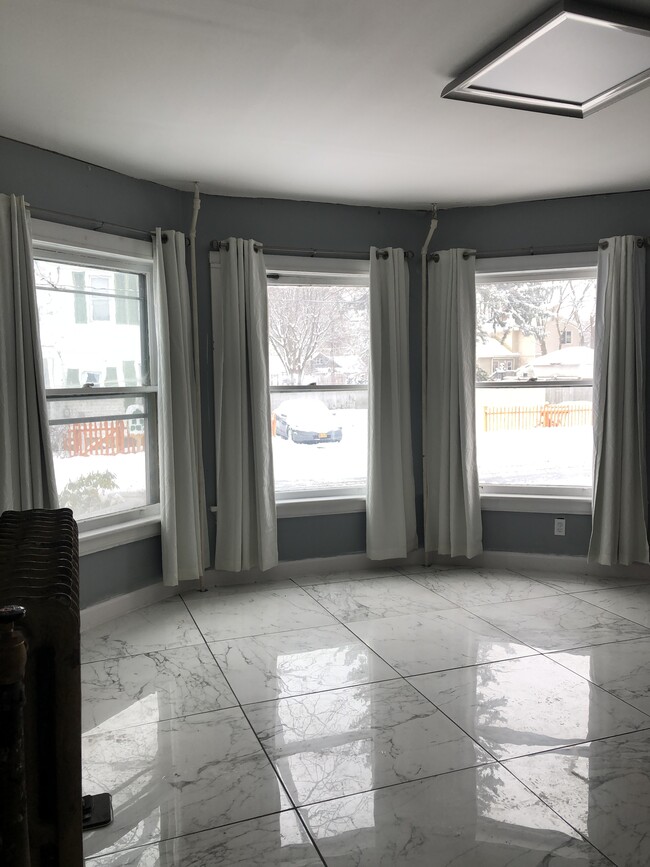 1 bedroom apartment ideas senior living - 301 Riverside Ave