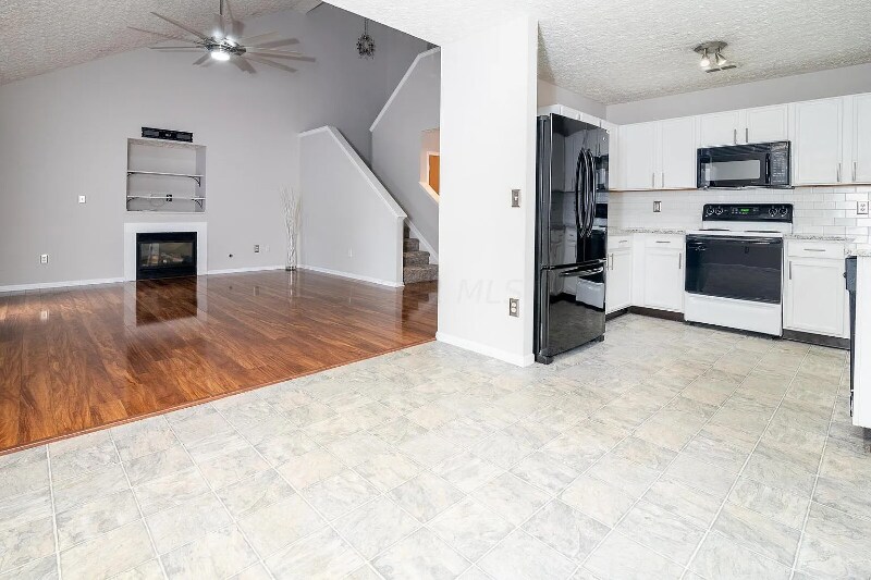 Building Photo - 1562 Sargas St