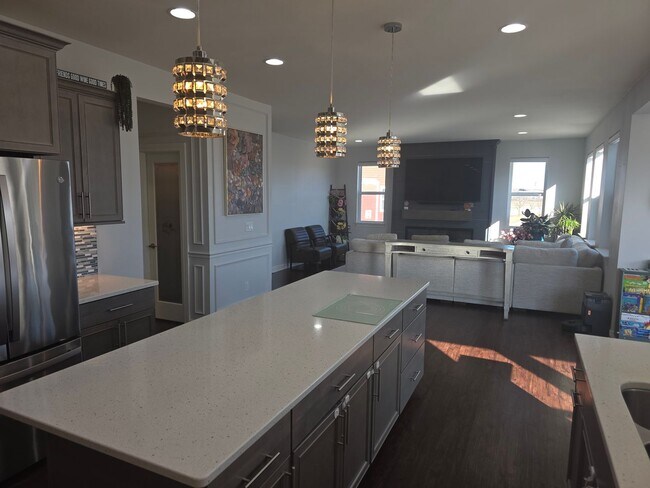 Building Photo - Updated 5 bedroom Sussex home