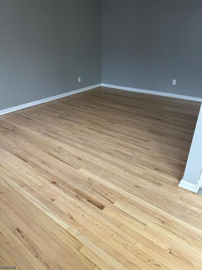 Building Photo - 138 Roseland Ave