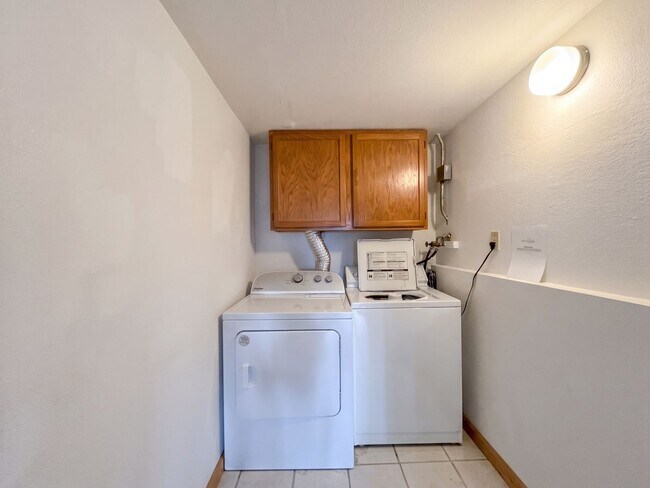 Building Photo - 416 Fuller Placer Rd