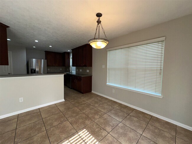 Building Photo - 3715 Humble Dr