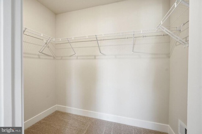 Building Photo - 113 Lakota St