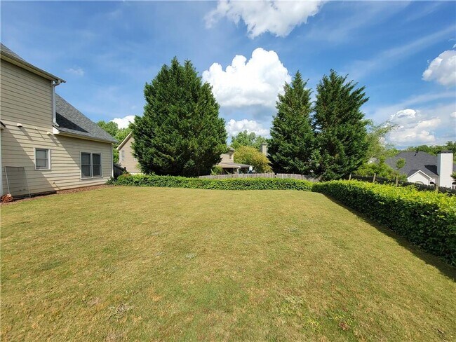 Building Photo - 800 Middlebrooke Bend
