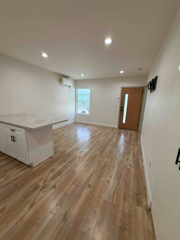 Building Photo - 4925 E San Rafael St