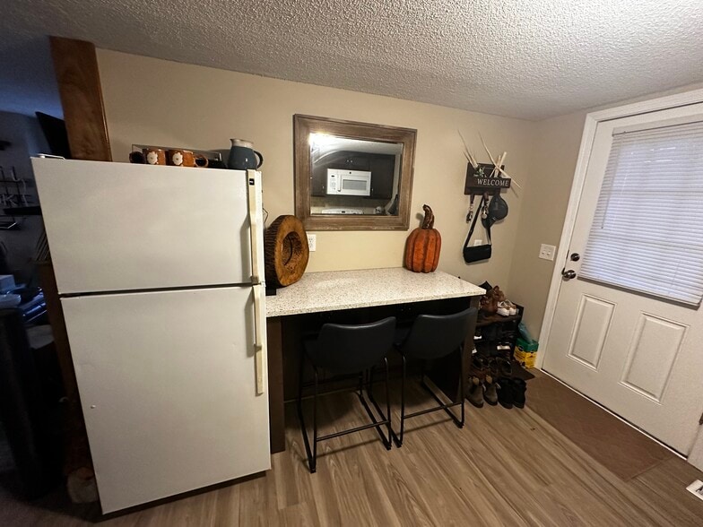 Building Photo - 7608 E South St