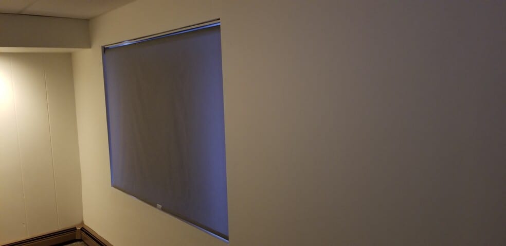 LR Blind - 815 Railroad Ave