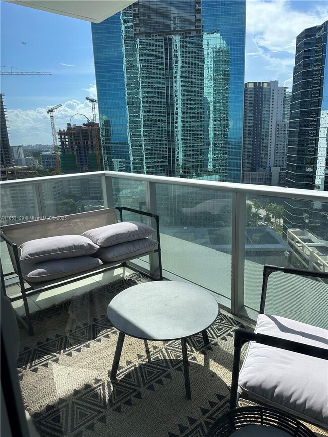 Building Photo - 1300 Brickell Bay Dr