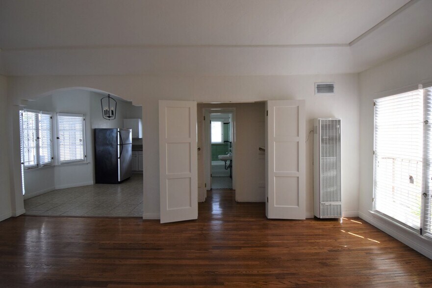 Building Photo - 1415 S Sierra Bonita Ave