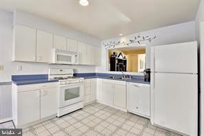 Building Photo - 16 Rockcrest Cir