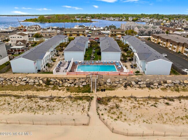 Building Photo - 1201 Ocean Ave