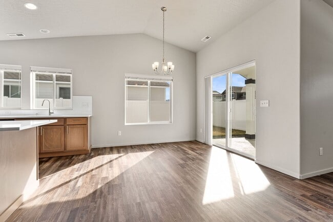 Building Photo - Luxury 3 Bed, 2 Bath Rancher in Spokane Va...