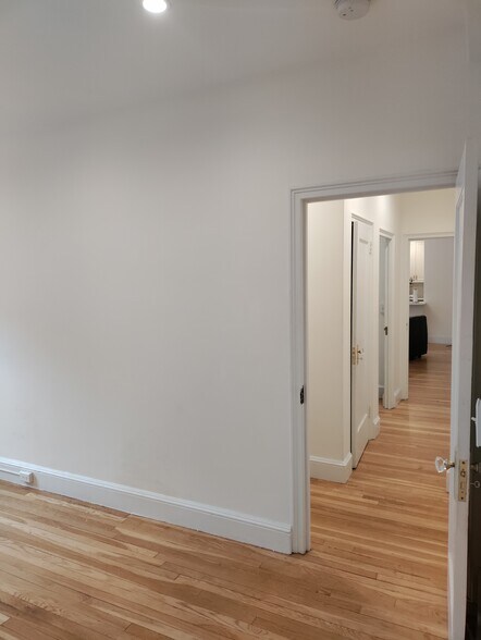 Building Photo - 16 Chauncy Street