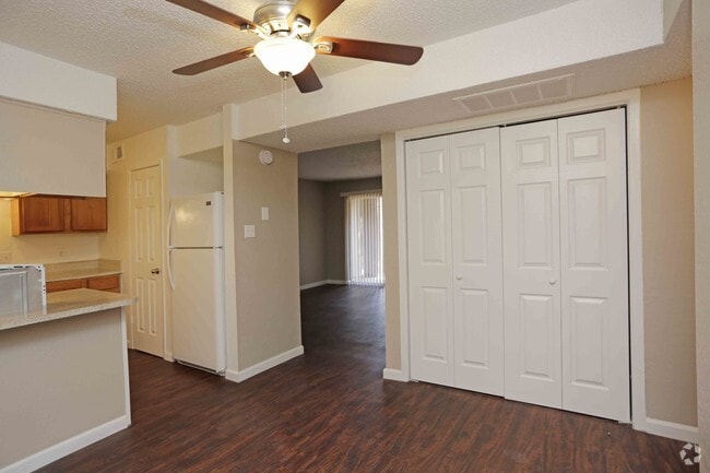 2BR,2BA - 930SF - DINING ROOM - River Run Apartments