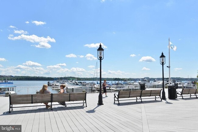 Building Photo - 700 Kahn Pl