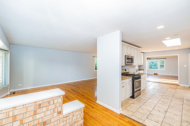 Building Photo - 1767 E Cree Ln