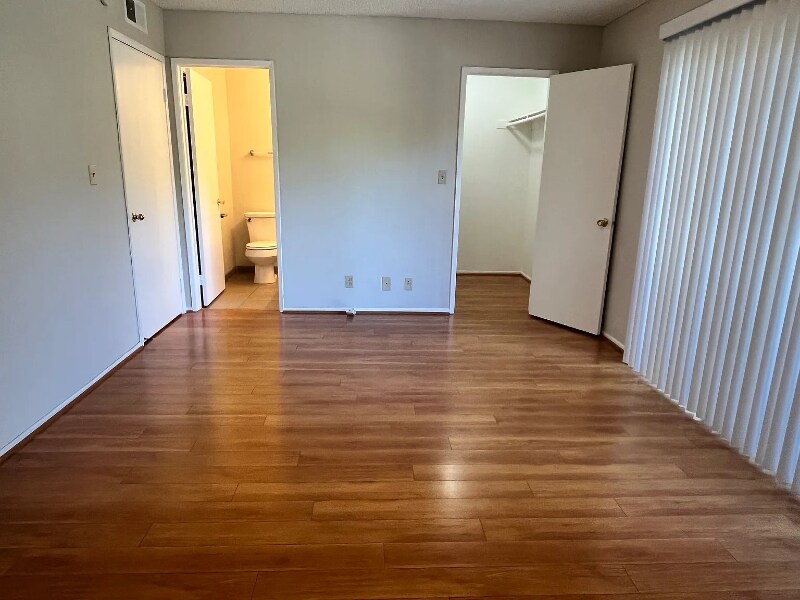 Building Photo - 636 E Verdugo Ave