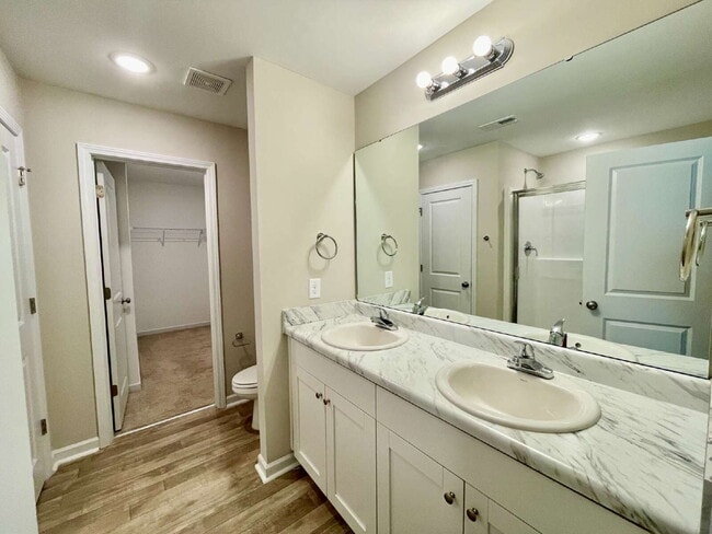 Building Photo - 3-Bedroom Retreat With 2.5 Baths In Fayett...