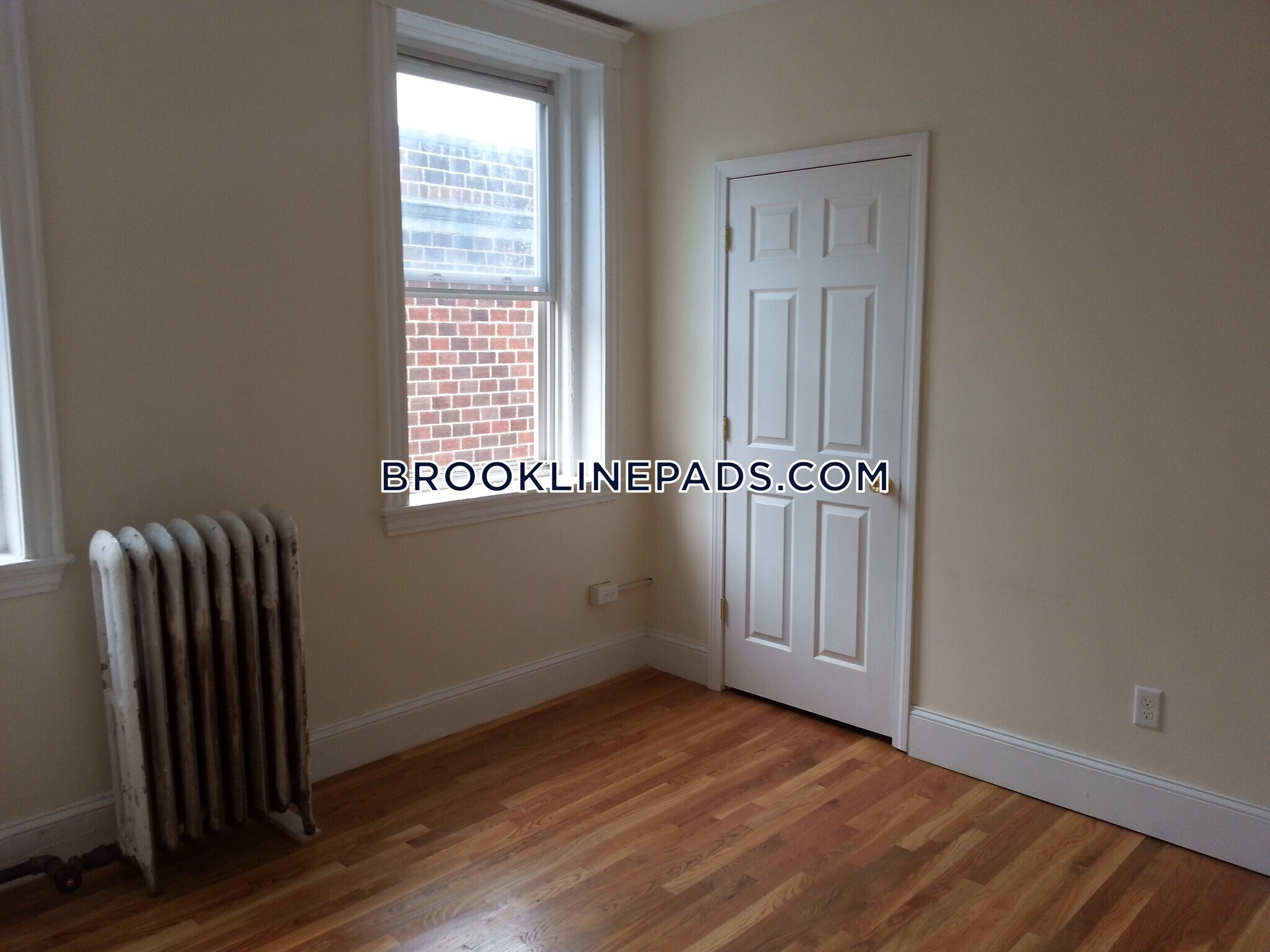 Building Photo - 62 Egmont St